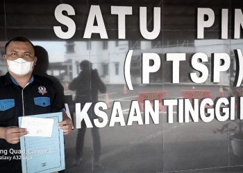 Ketua DPP Pematank, Suadi Romli, Usai Mengadukan Proyek Milik Dinas BMBK Kabupaten Lampung Tengah Ke Kejati Lampung. Foto Eka Putra