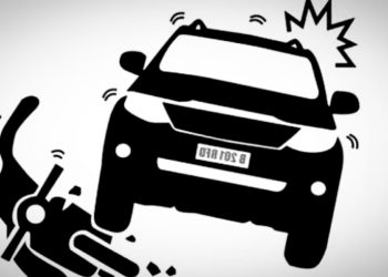 Pengendara Motor Terlindas Mobil Boks