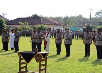 Hujra Soumena Pimpin Upacara Serah Terima Jabatan Personel Polres Tulangbawang
