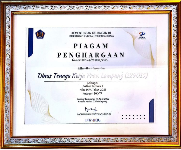 Disnaker Lampung Raih Penghargaan sebagai Satker Terbaik 1