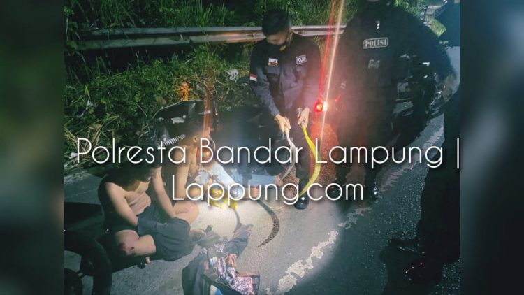 Rombongan Pelajar SMK di Bandar Lampung Konvoi Bawa Senjata Tajam