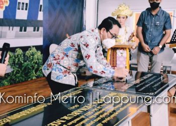 Wahdi Siradjuddin Meresmikan Gedung