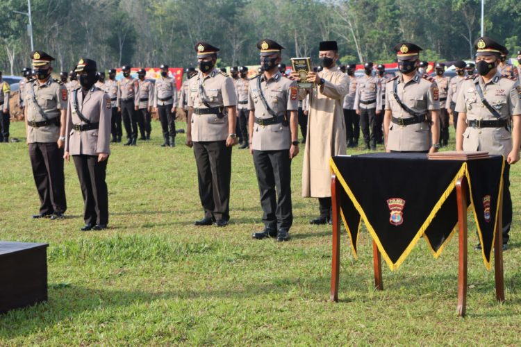 3 Pejabat Polres Tulangbawang Barat Diserahterimakan