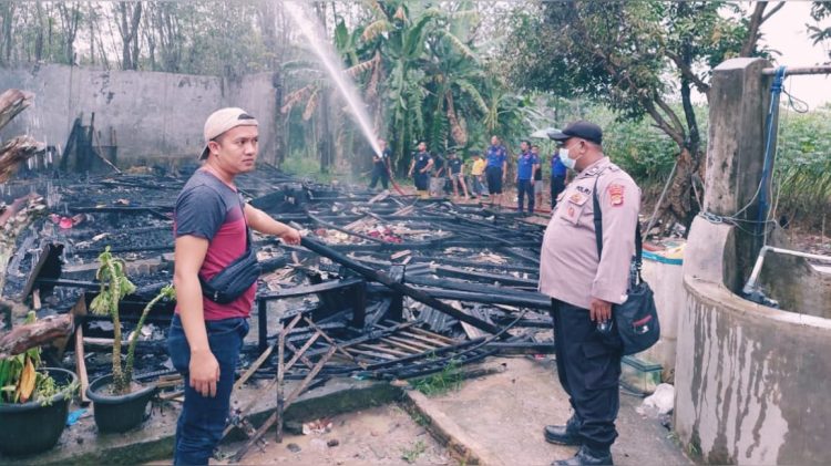 Polsek Menggala Olah TKP Kebakaran Rumah