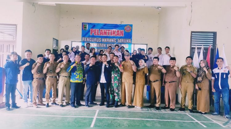 Rolian Qosasi Resmi Jabat Ketua Karang Taruna Kedondong