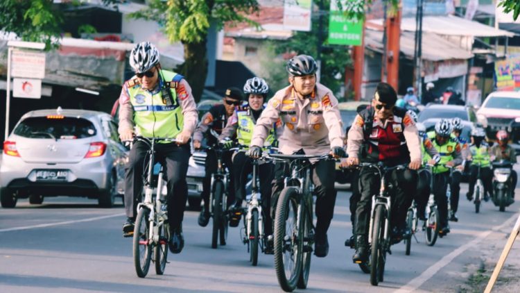 Polresta Bandar Lampung Melaksanakan Kegiatan Patroli Bersepeda