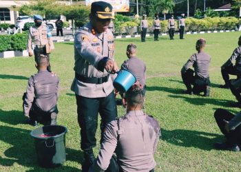 Polres Tulangbawang Menggelar Upacara Tradisi Penerimaan Bintara Remaja