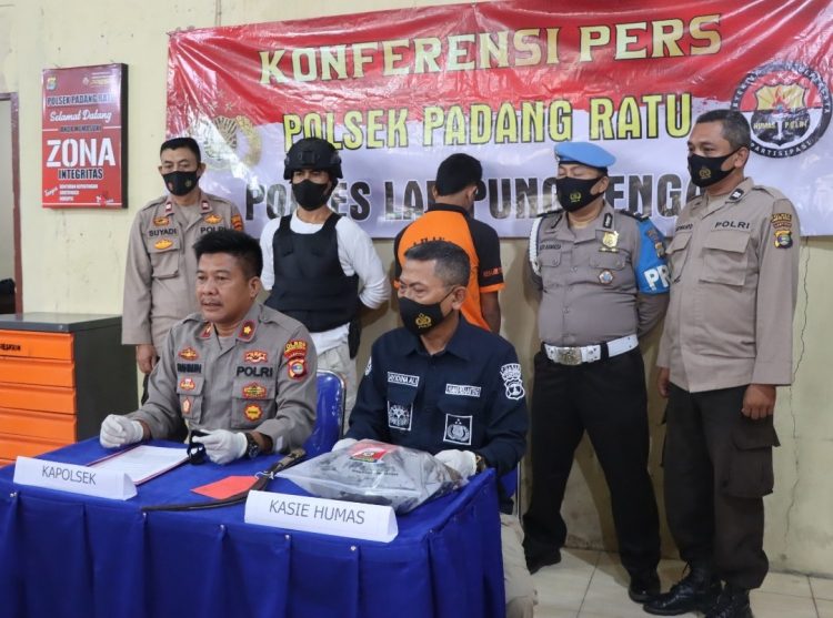 Lantaran Salah Paham Warga Bumi Aji Bacok Teman Pakai Clurit