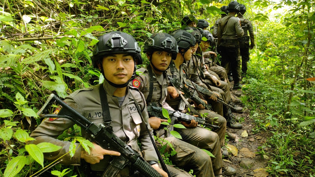 23 Bintara Remaja Polres Pesawaran Ikuti Pembaretan di Gunung Betung