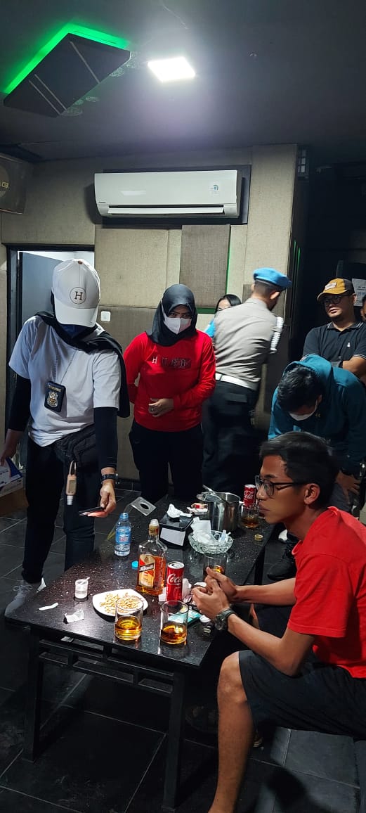 Polisi Razia 5 Tempat Hiburan Malam di Bandar Lampung, 1 Pengunjung Urinenya Positif Narkoba