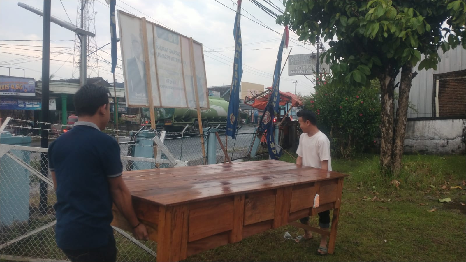 Pasca Ditimpa Musibah Karang Taruna Pesawaran Laksanakan Gotong Royong