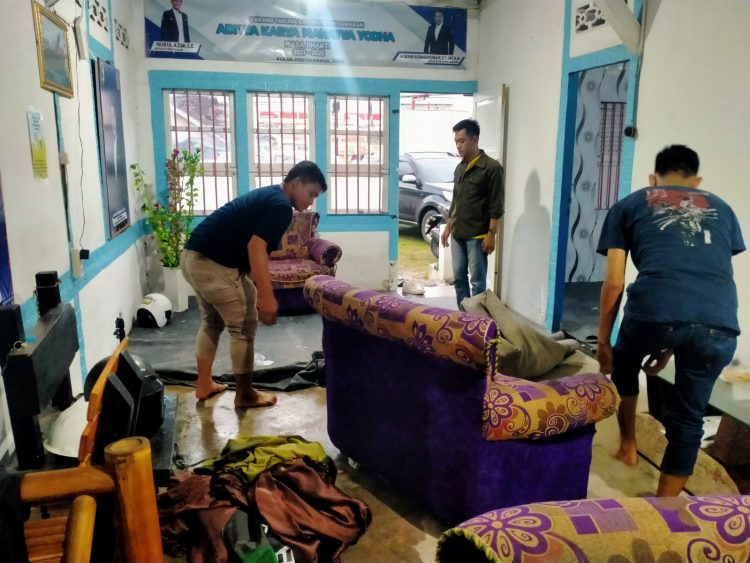 Pasca Ditimpa Musibah Karang Taruna Pesawaran Laksanakan Gotong Royong