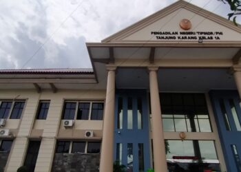 Wiwik Yuliana Jalani Sidang Perdana di PN Tipikor