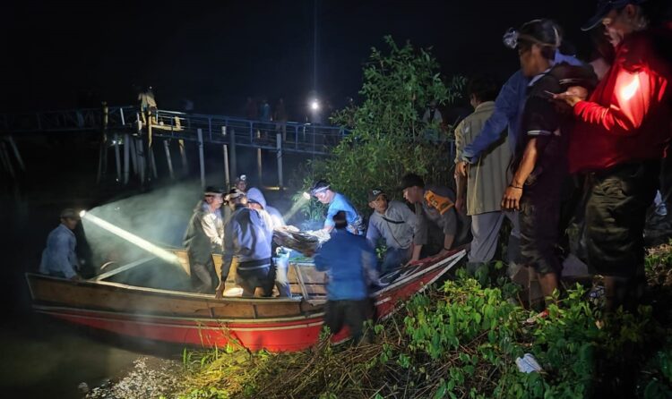 Sat Polairud Polres Tulang Bawang Evakuasi Remaja Diseret Buaya