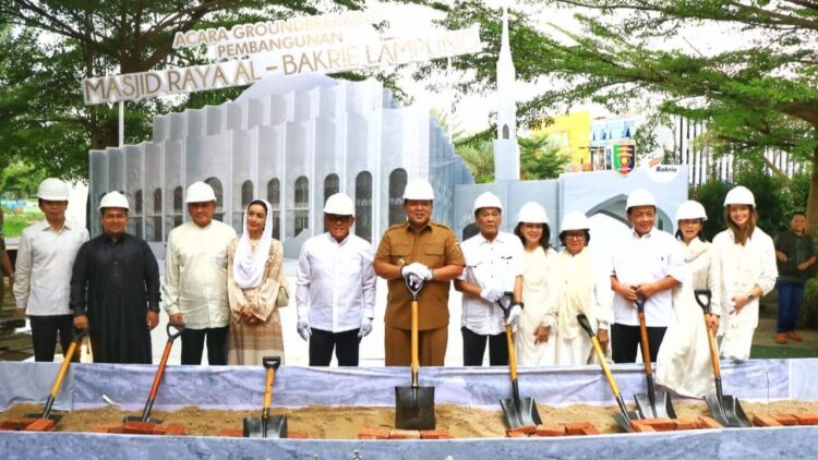 Pembangunan Masjid Raya Al Bakrie Lampung Dimulai