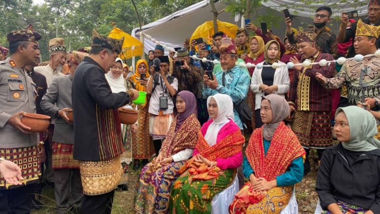 Sungai Bronjong Jadi Pusat Festival Bulimau Belangiran