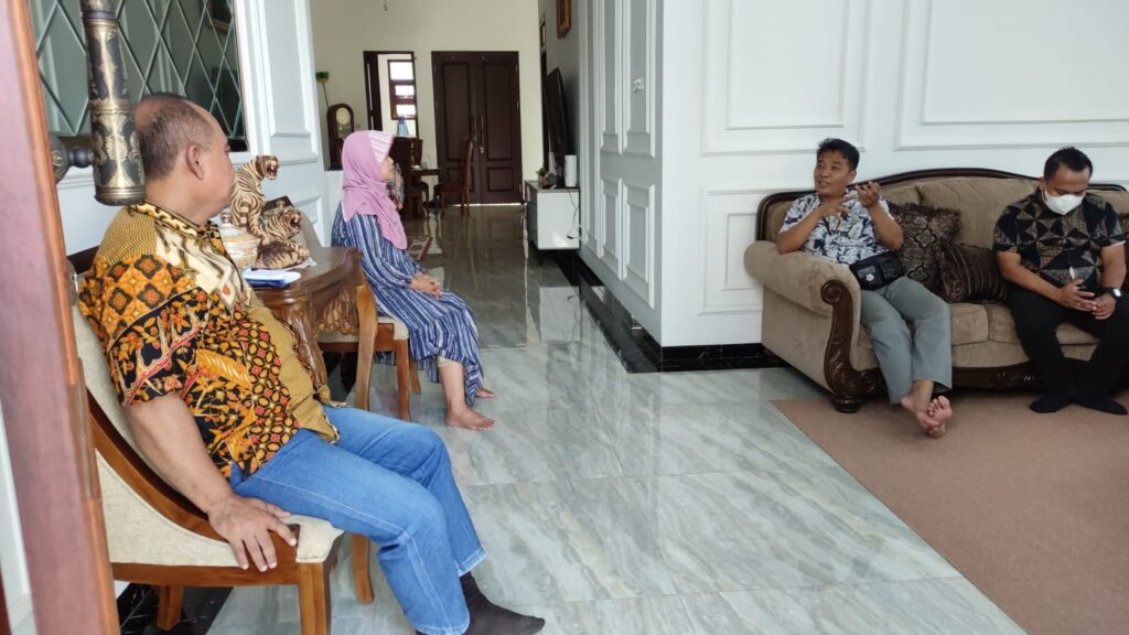 Rumah Mewah Profesor Karomani