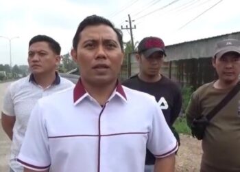 Diduga Korban Pembunuhan, Pria dengan Luka Bacok Tergeletak di Jalan Baypas Campang Raya