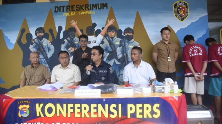 Asyik Ngamar Bareng Pasangan, Pelaku Curanmor Dibekuk Polda Lampung