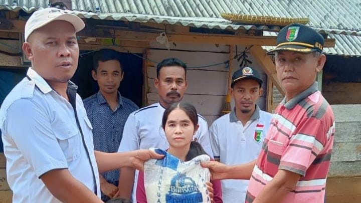 Pemerintah Desa Tanjung Agung Salurkan Bantuan Beras