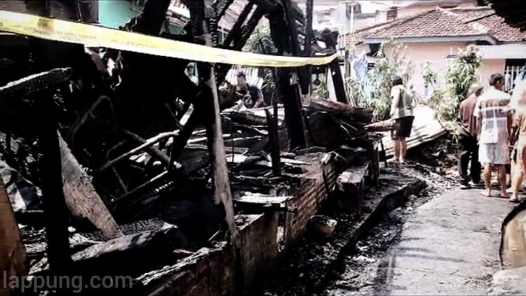 Gegara Bocah Main Korek Rumah di Kelapa Tiga Bubar