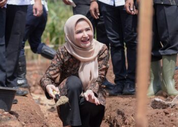Nanda Indira Dendi Apresiasi Pembangunan Masjid di Negeri Katon