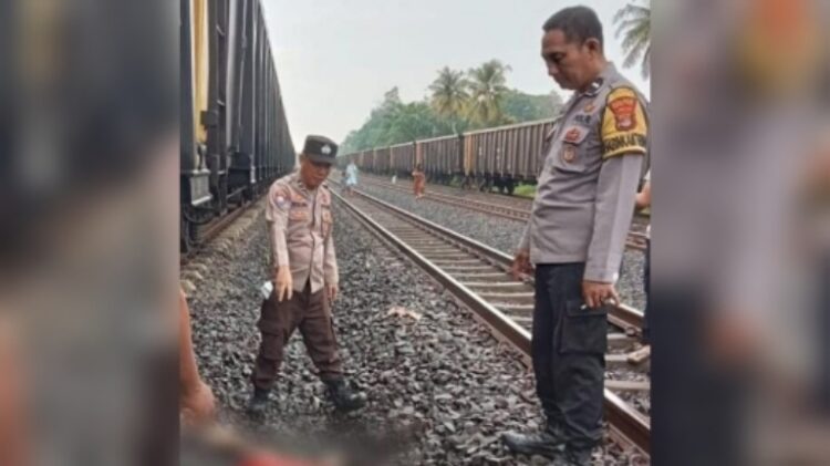 Diduga Pikun, Kakek Tewas Tersambar Kereta Api di Lampung Utara
