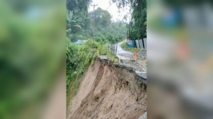 Gembok: Anggaran Besar Tak Jamin Jalan Mulus