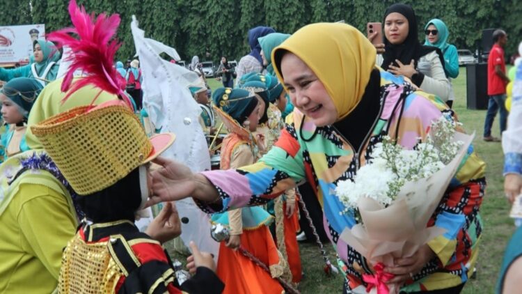 Riana Sari Arinal: Drumband Pacu Kreativitas Anak