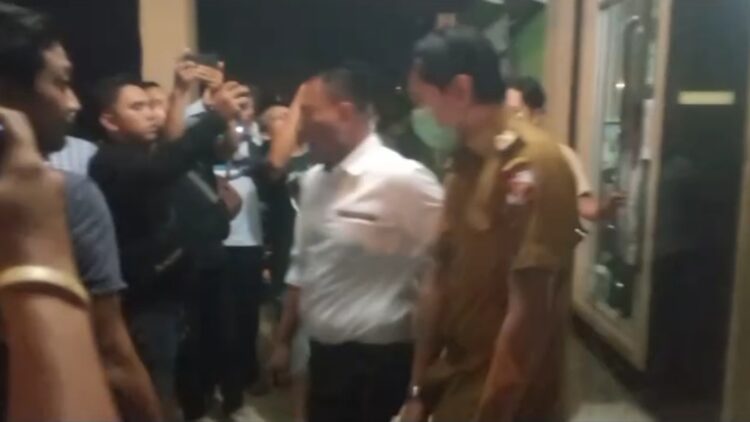 Pasca Digeledah Polisi, Pelayanan KTP di Disdukcapil Lampung Utara Ditutup