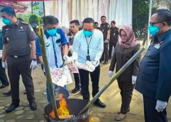 Kejari Mesuji Musnahkan Rp3 Miliar Uang Palsu