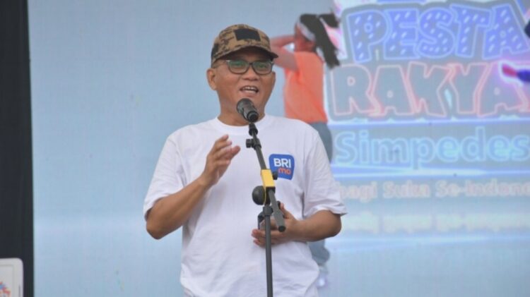 Qomaru Zaman Gemetar Lihat Data KUR BRI Metro 