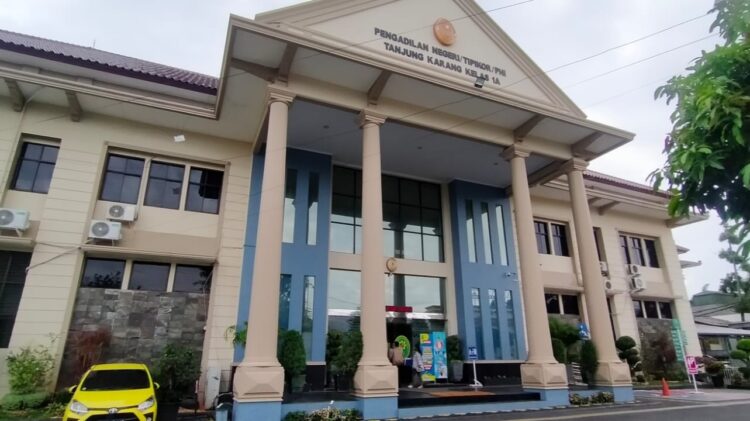 Terdakwa Pencuri Mobil Kadishub Bandarlampung Disidang
