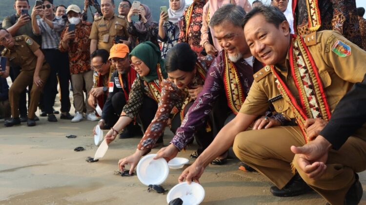 Arinal Djunaidi Fokus Bangun Desa