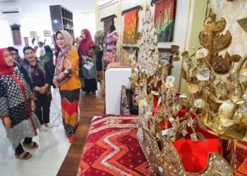 Dharma Wanita Kemen PUPR Sambangi Gerai Dekranasda Lampung