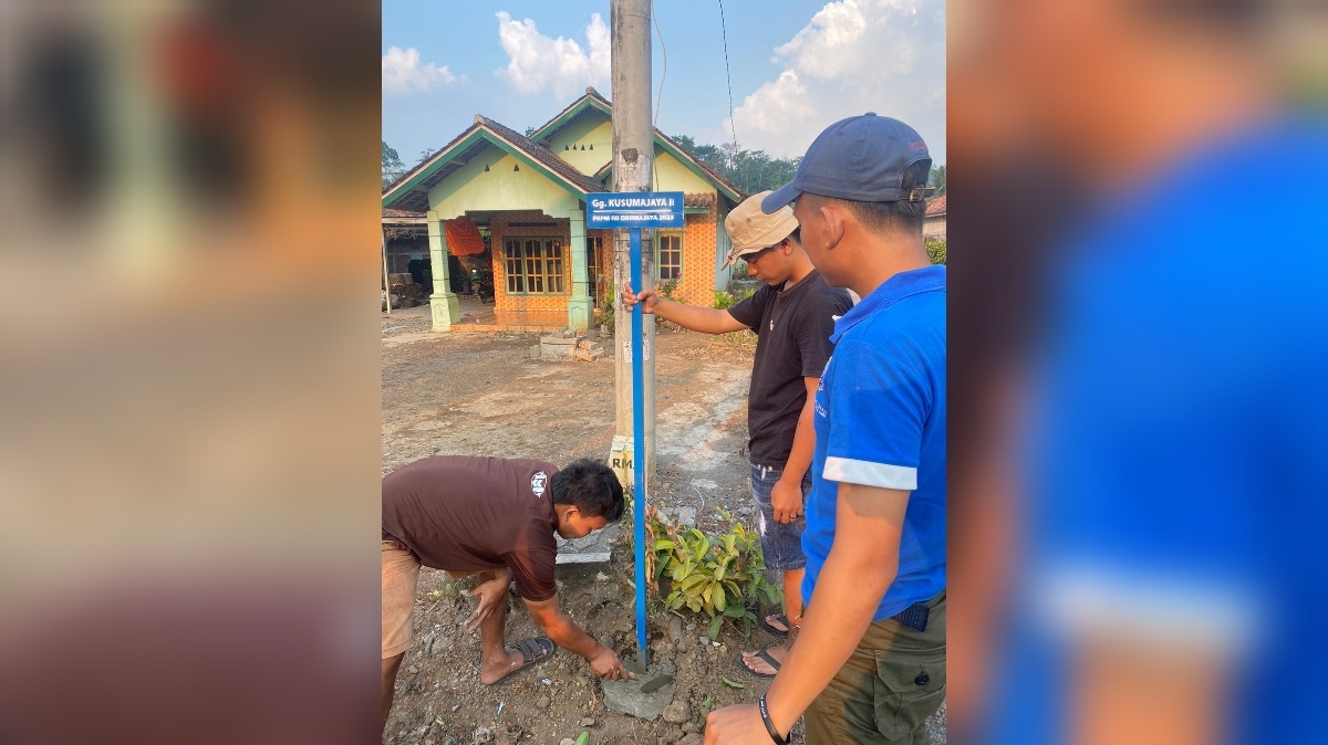 Di Desa Sukajaya, PKPM IIB Darmajaya Tinggalkan Jejak Mural 