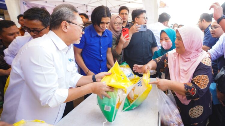 Nggak Usah Khawatir! Zulkifli Hasan Klaim Stok Beras Lampung Aman