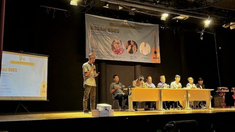 DKL Bedah Buku Tradisi Musik Orang Lampung 