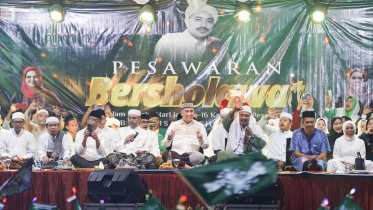 Al Habib Umar Pimpin Salawat Milad XVI Pesawaran