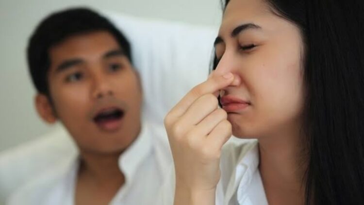 Bau Mulut Bikin Nggak Percaya Diri. Kenali Penyebab dan Penanganannya
