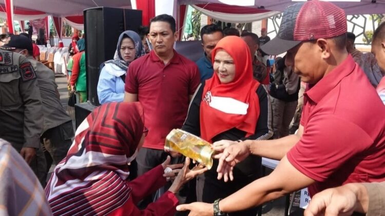 Tekan Inflasi. Eva Dwiana Serukan Makan Secukupnya