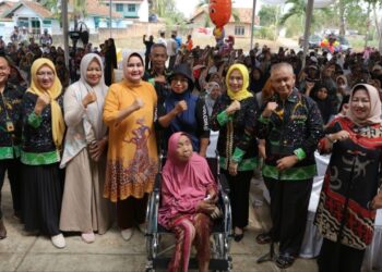 Riana Arinal Bantu Warga Difabel Lampung Utara. Kursi Roda Hingga Paket Sembako