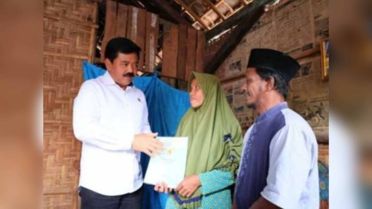20 Tahun Menanti, Buruh Tani di Pesawaran Akhirnya Terima Sertifikat