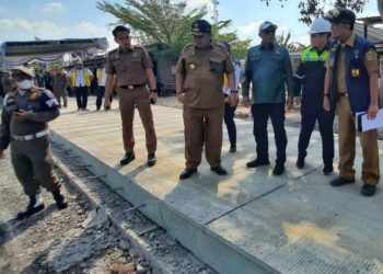 Arinal Tinjau Rehab Jalan di Lampung Tengah. Jadi Kado Akhir Tahun