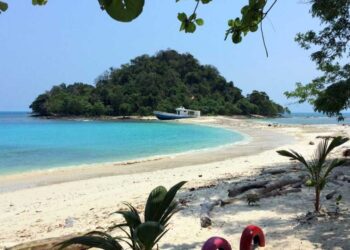 Indahnya Pulau Mengkudu di Lampung Selatan. Favorit Anak Milenial 