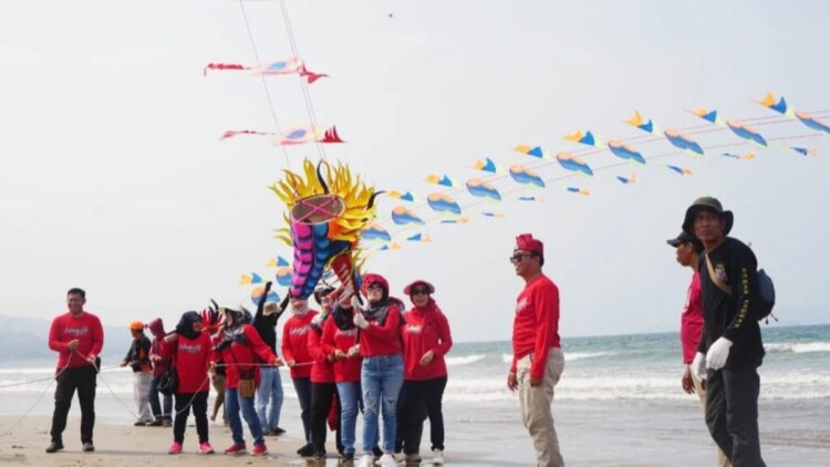 Kite Festival Lampung Selatan Diikuti 1048 Peserta