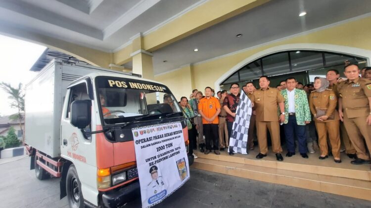 Arinal Djunaidi Launching Beras Medium Berjaya