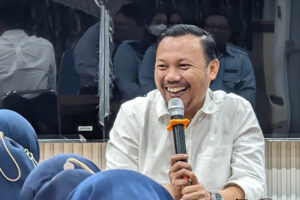 Kepala BPN Kota Depok Indra Gunawan memberikan pengarahan terkait jadwal jam kerja dan pelayanan di bulan suci Ramadhan.