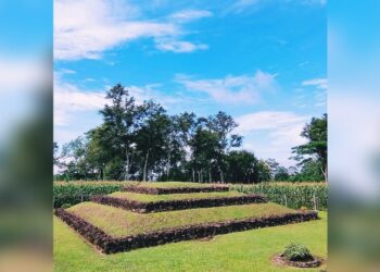 Taman Purbakala Pugung Raharjo