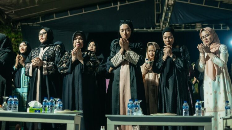 Minta Doa dan Dukungan, Jihan Nurlela Bersholawat Bersama Ribuan Warga Tegineneng